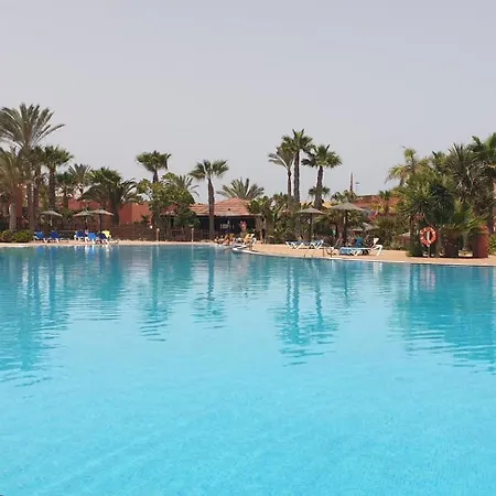 Tamarindo Piscinas De Agua Salada - Fibra Ptica Apartman